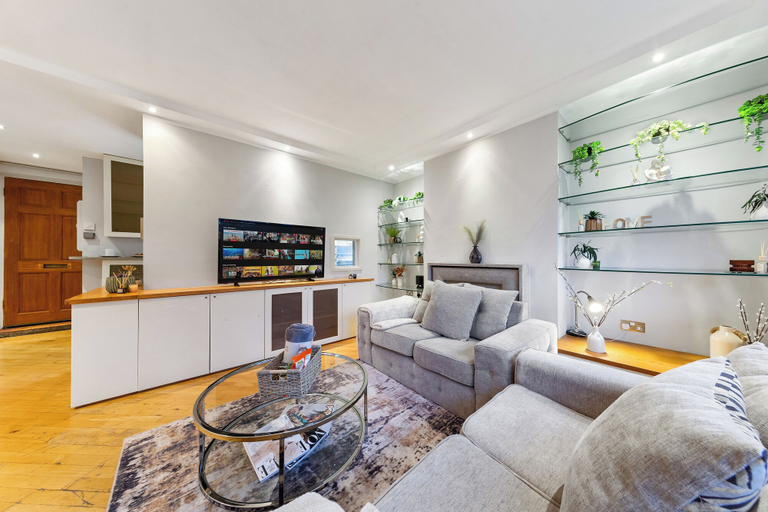 Others 5, Luxe Stays Putney & Stamford, London