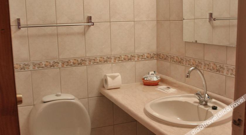 Bathroom 4, Lady Florence Dixie, Última Esperanza