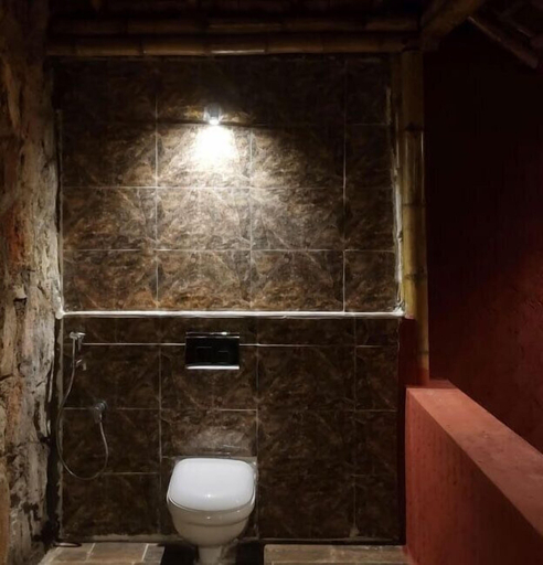 Bathroom 4, Deomali Desia Eco Stays, Koraput