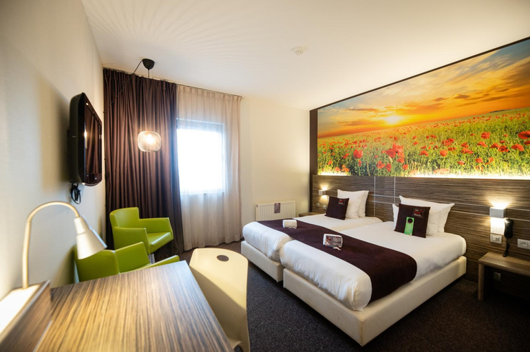 Bedroom 13