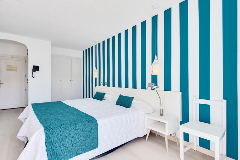 Bedroom 2, Alcudia Garden Aparthotel, Baleares
