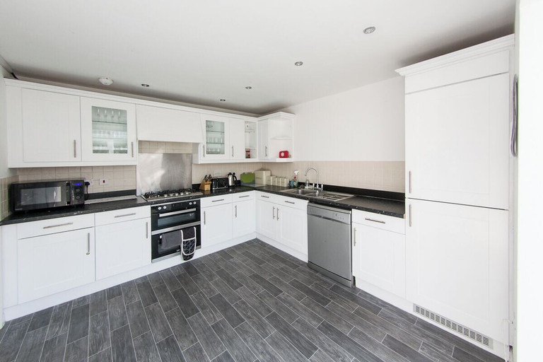 Others 5, 5 Bed Detached House - Sleeps 14, Cardiff
