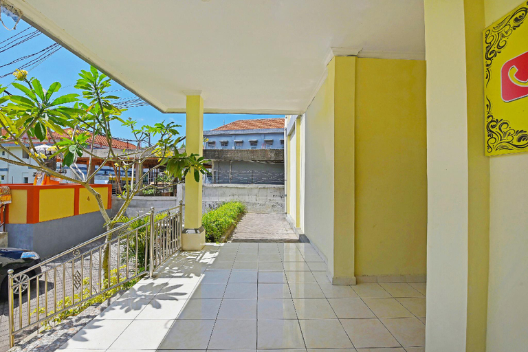 Public Area 2, OYO Life 90675 Ld Residence, Badung