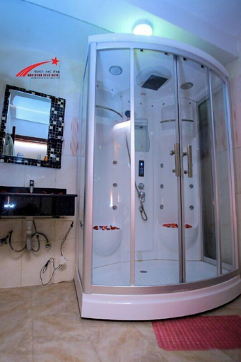 Bathroom, Northern Star International Hotel, Debubawi