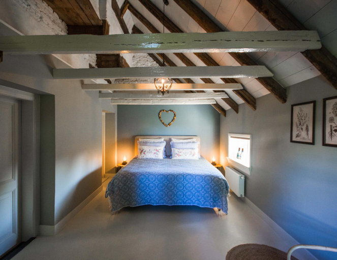 Bedroom 2, Juffertje in het groen, Zwolle