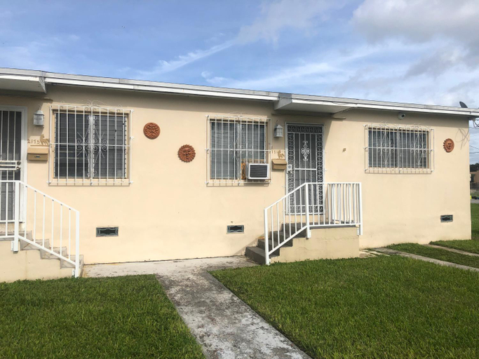 Miami value and convenience in the Heart of Miami Near downtown and the Beaches, Miami-Dade