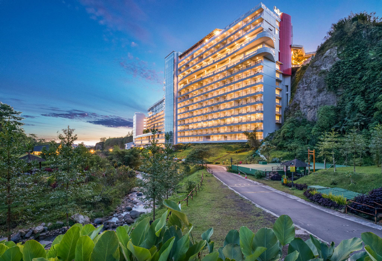 Exterior 9