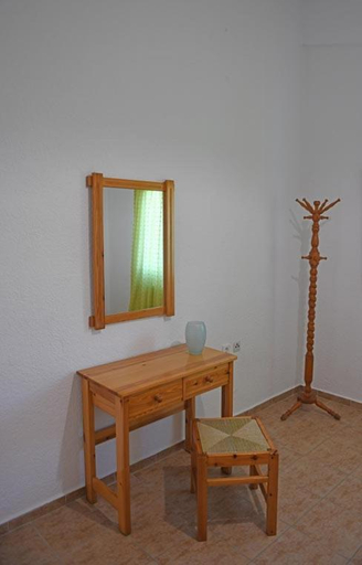 Others 5, Foto Studios, North Aegean