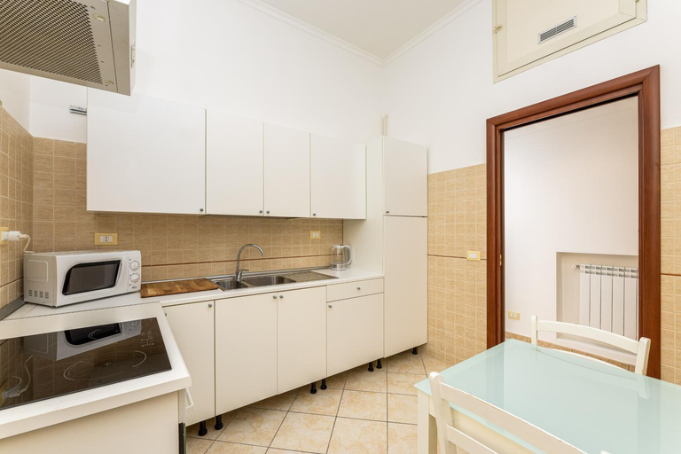 2, Magenta Tiburtino, Rome