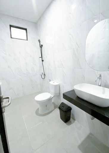 Bathroom 4