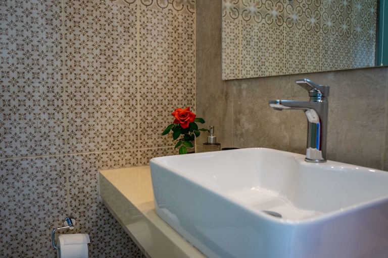 Bathroom 3, Stamos Hotel, South Aegean