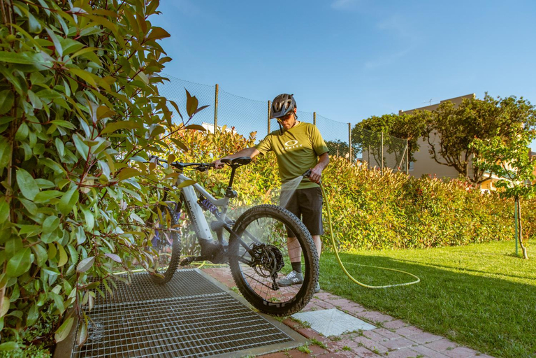 Others 5, Barbaciiu Vacanze Green, Savona