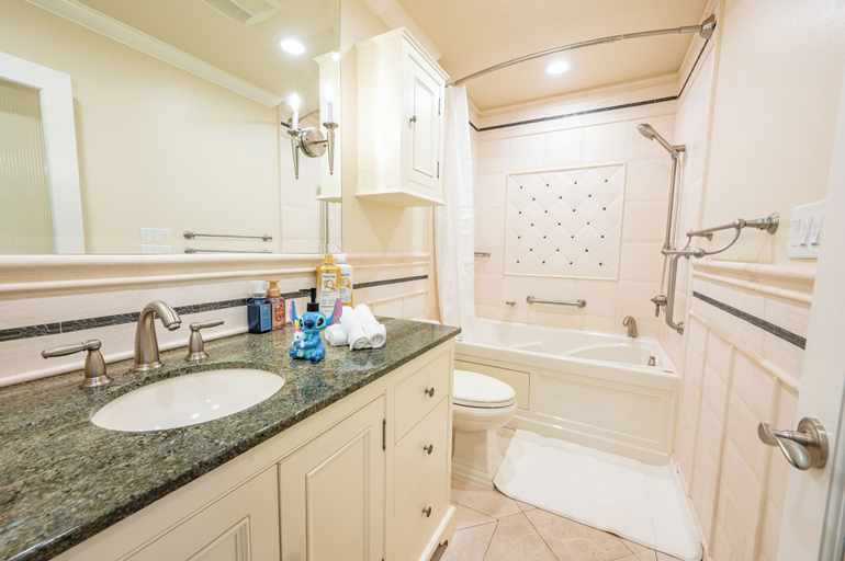 Bathroom 2, Luxury living with Spa &Pool near Disney, Orange