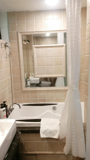 Bathroom 26