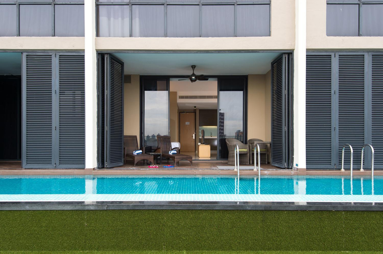 Exterior 7