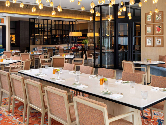 Food & Drinks 5, Pullman Chennai Anna Salai, Chennai