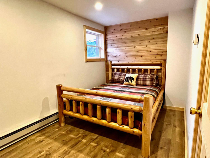 5, Cozy Hunter Cabins, Greene