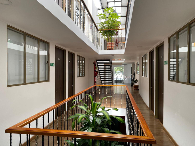 Others 3, Hotel Botaniko, Santafé de Bogotá