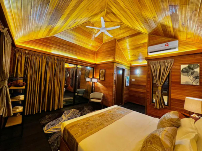 Bedroom 3, SKY WATER VILLAS, SEMPORNA, Semporna