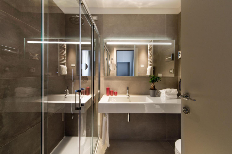 Bathroom 5, Albergo Duomo, Terni