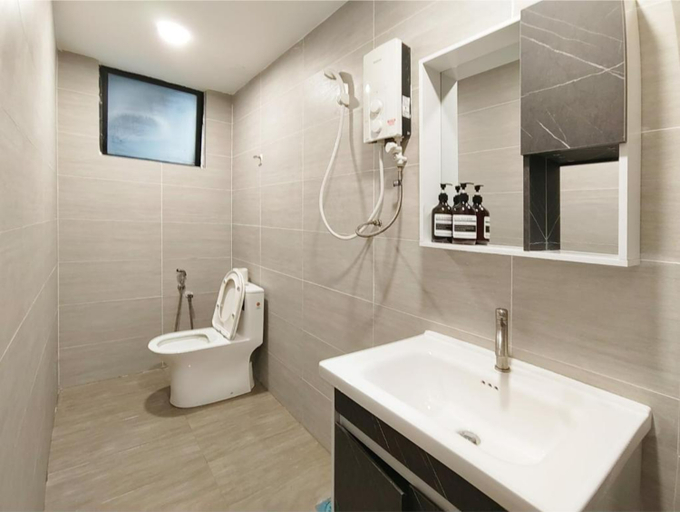 Bathroom 17