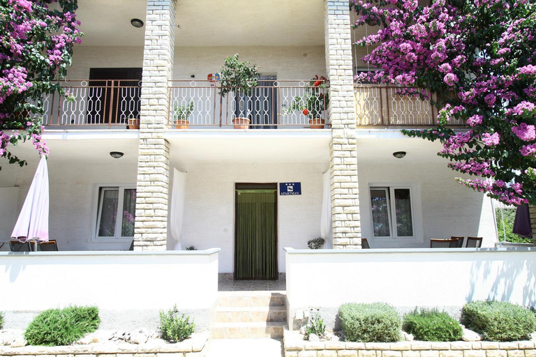 Others 5, Apartments Pipi, Pakoštane