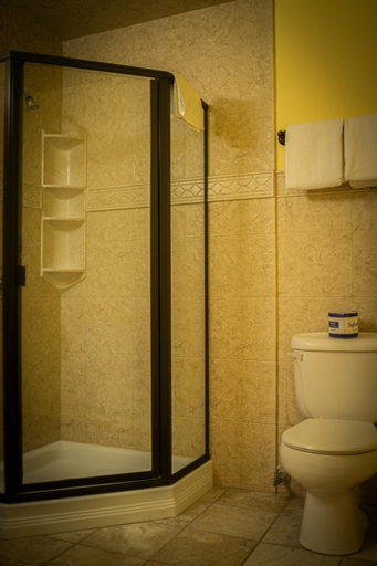 Bathroom 3, Yosemite Gateway Motel, Mono
