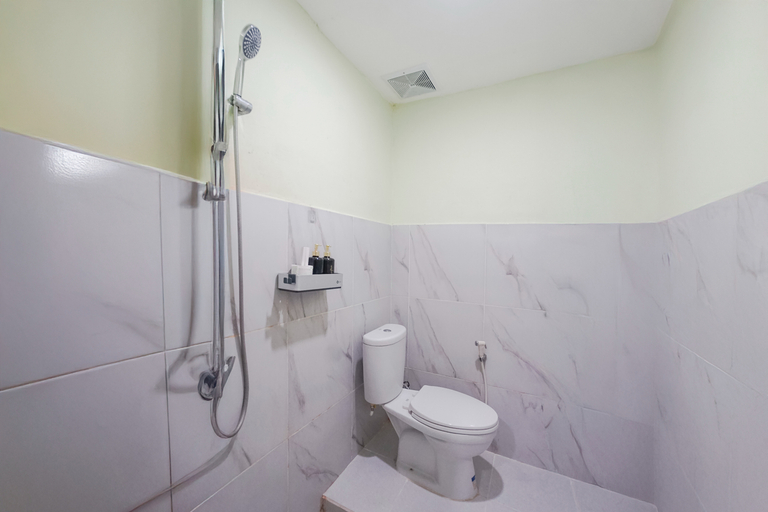 Bathroom 26
