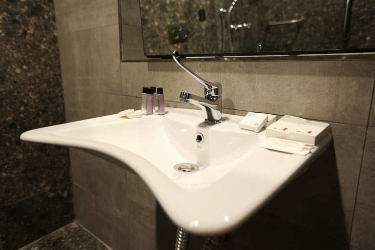 Bathroom 5, Royal Tophane, Beyoğlu