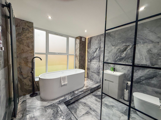 Bathroom 3, Santi House, Lincolnshire