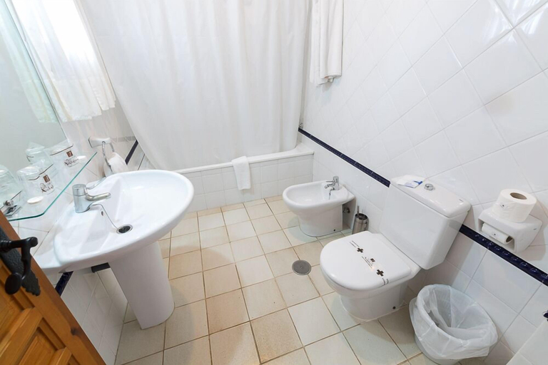 Bathroom, Hotel Villa Turistica de Priego, Córdoba