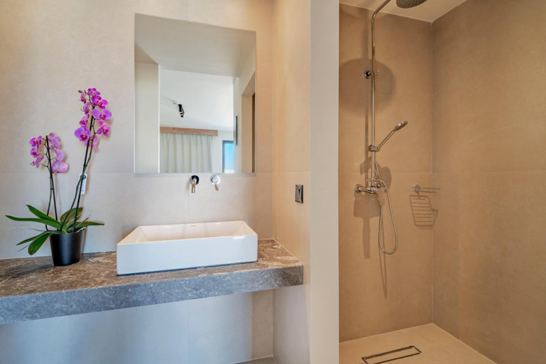 Bathroom 5, Elounda Residence Resort & Waterpark, Crete