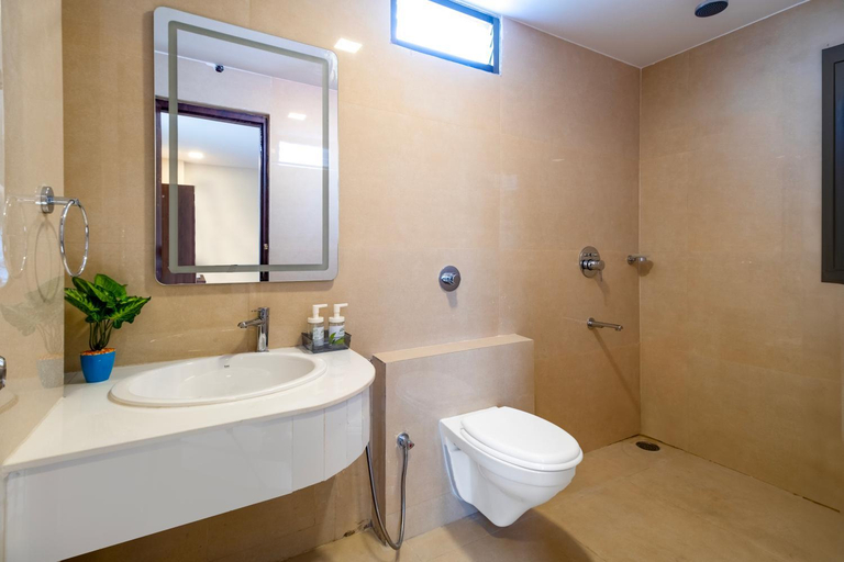 Bathroom 2, Monday hotels Swarnas The Capital, Krishna