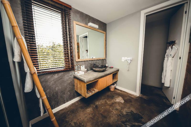 Bathroom 4, Chalets Chamarel, Black River