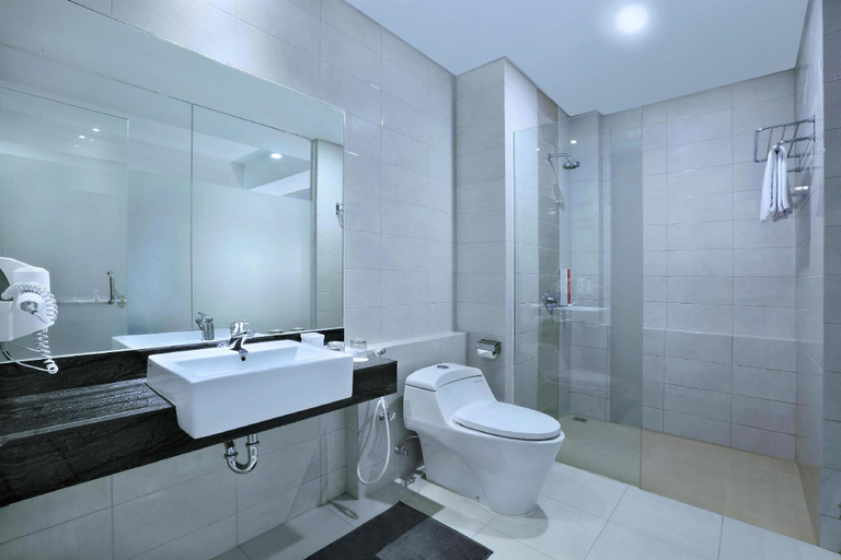 Bathroom 19