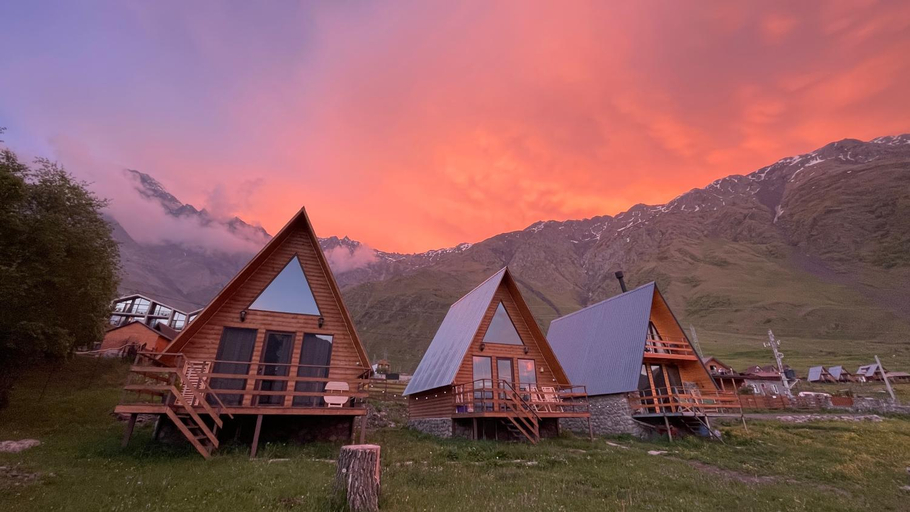 Others 4, AURA Cottages, Kazbegi