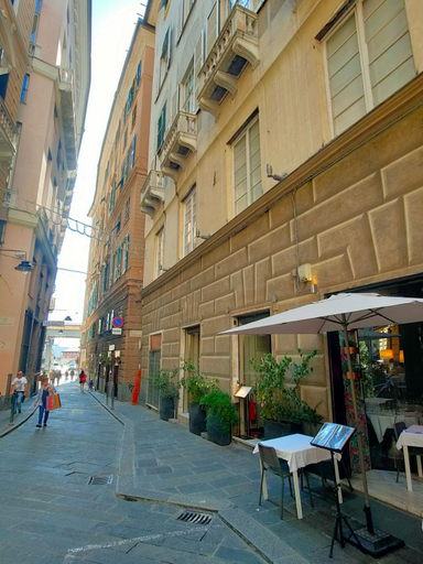 Others 3, Rooms Ponte Calvi, Genova