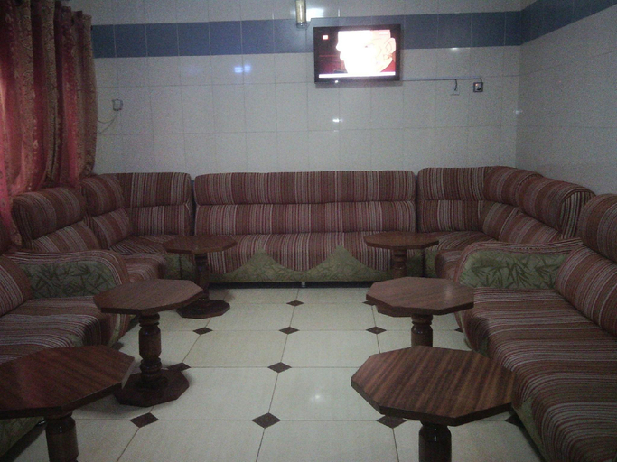 Others 4, Hotel Geneza, Abakalik