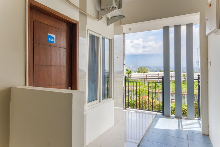 Exterior & Views 2, TwoSpaces Living at Panorama Eco Stay, Batu Malang, Malang