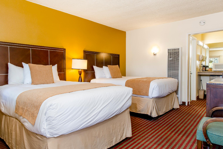 Bedroom 3, Ocean Palms Motel, San Luis Obispo