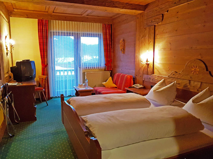 Bedroom 2, Landgasthof Zur Post, Traunstein