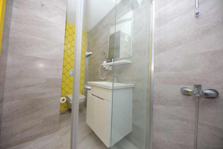 Bathroom 5, Coordinat Suits, Karşıyaka