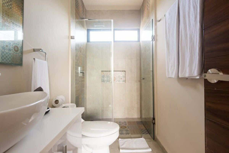Bathroom, Studio W/private Pool Gym Relaxing Green Areas, Cozumel
