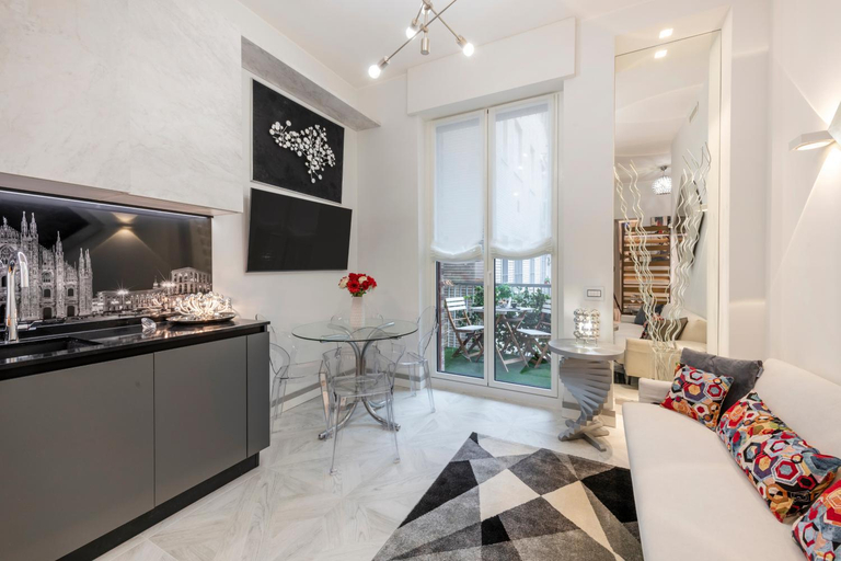 Others 4, Falcone, 5 - Downtown apartment, Milano
