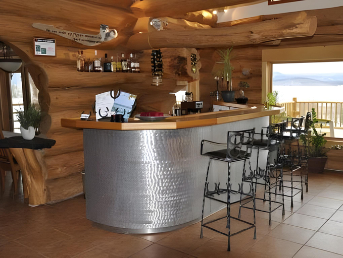 Food & Drinks 5, Williston Lake Resort, Peace River