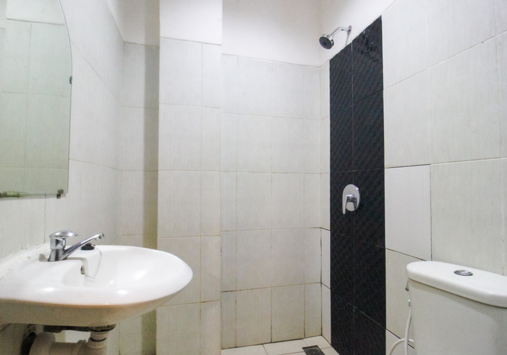 Bathroom 15