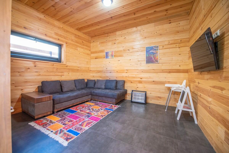 Others 5, Big family cottage with two bedrooms with bath, Mestia