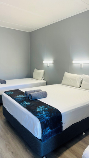 Bedroom 3, Comfortinn motel, Inglewood