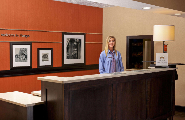 Public Area, Hampton Inn & Suites by Hilton Fargo Medical Center, Cass