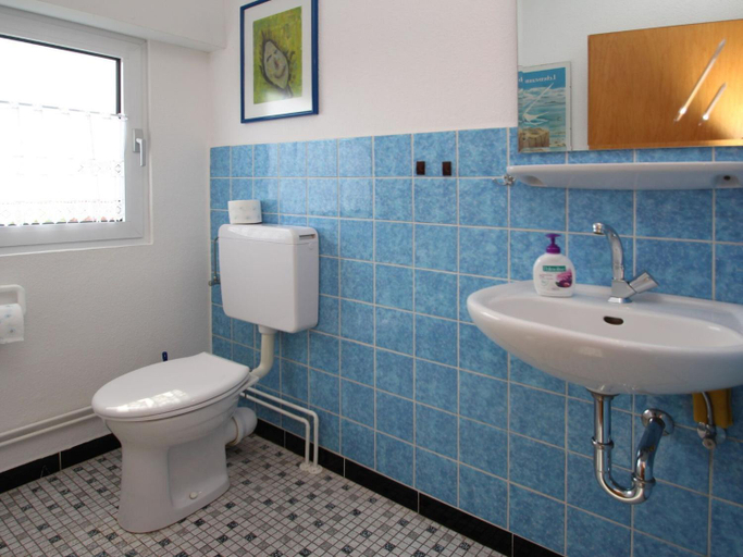Bathroom 3, Reihenhaus, Dornumersiel, Aurich